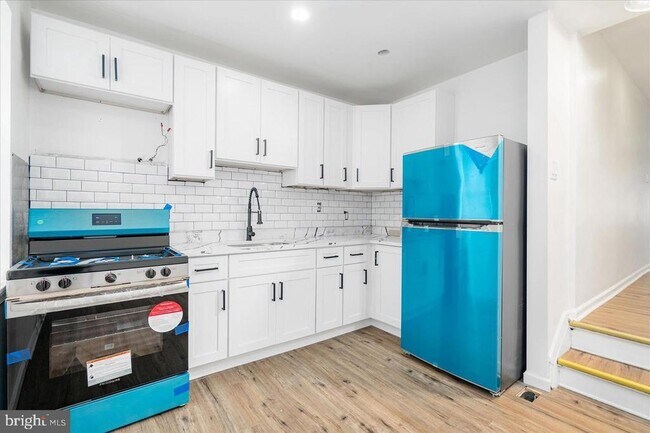 Photo - 1715 W Lexington St