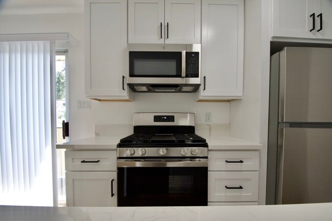 Photo - 5652 Colfax Ave Unidad 05