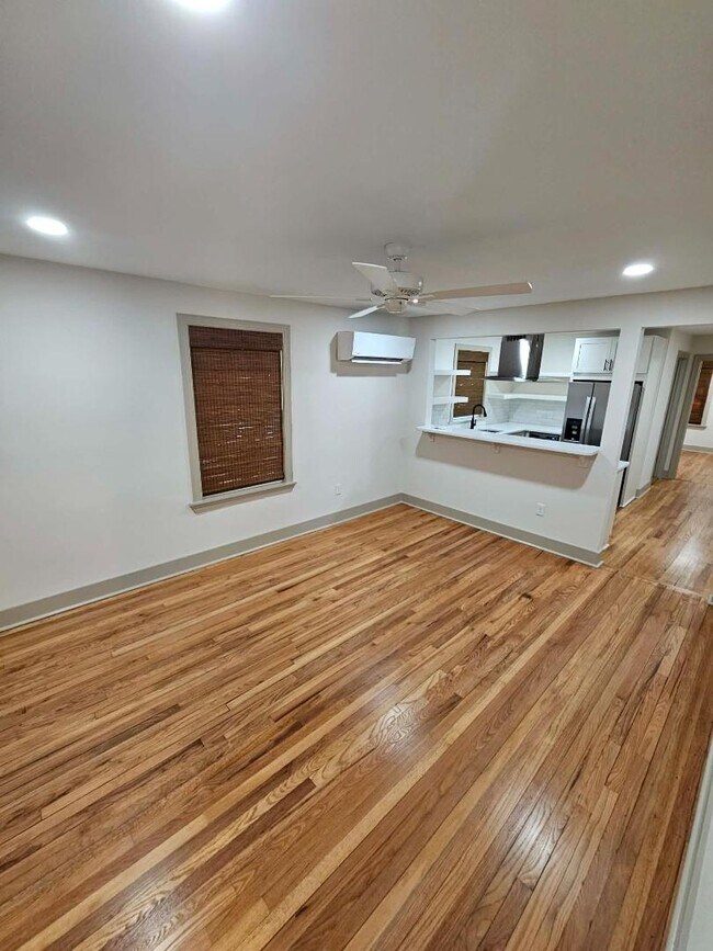 Photo - 152 E Orange St