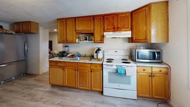 Building Photo - 27 Kelley Ct Unit B