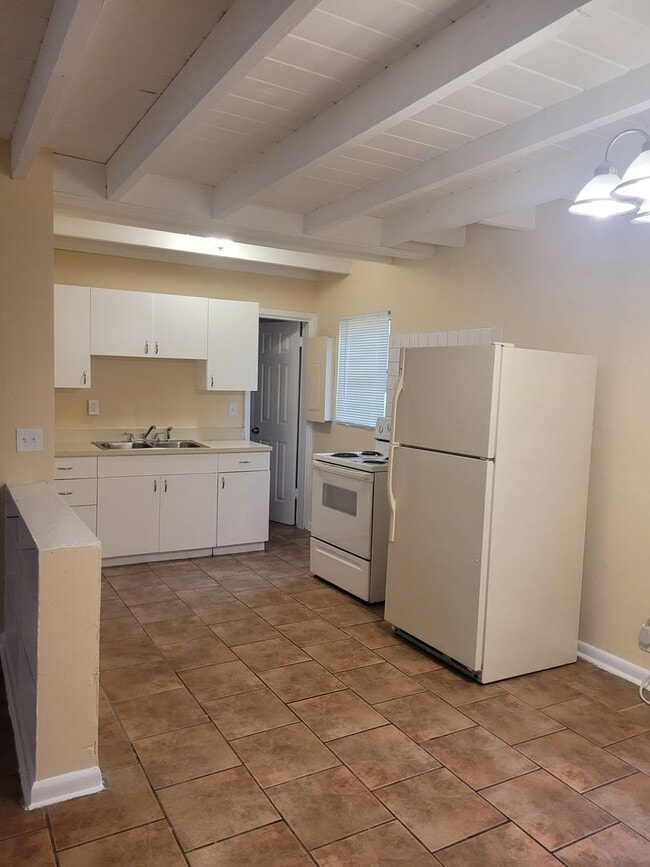 Photo - Atlantic 1016 Unit 1/2