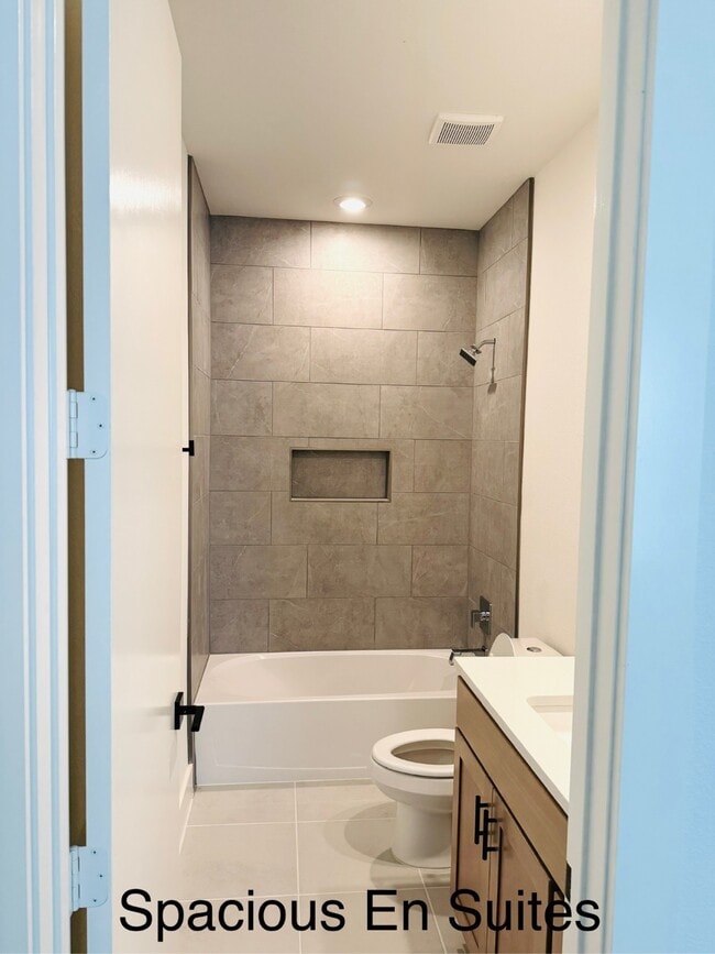 Photo - 3049 Kingdom Rd Unit 605