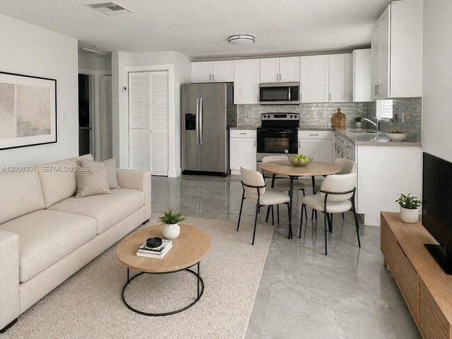 Photo - 4281 Riverside Dr Unit 3