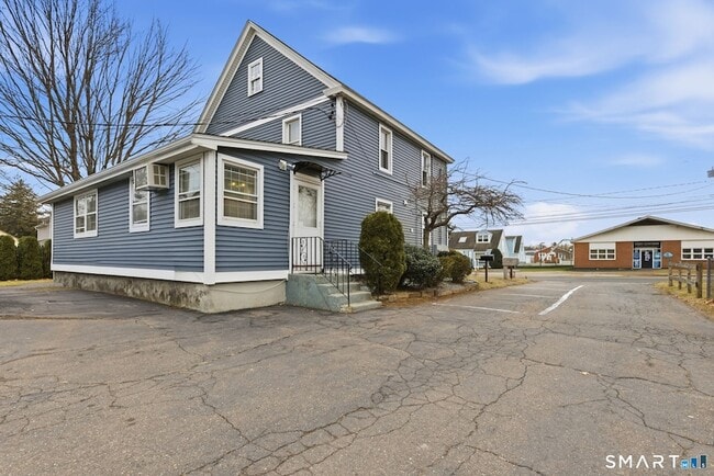 Photo - 44 E Cedar St