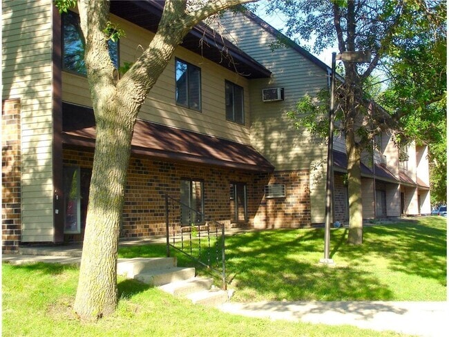 Building Photo - 1440 9th St Unit 14 Rental