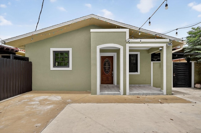 Photo - 2061 NW 27th St