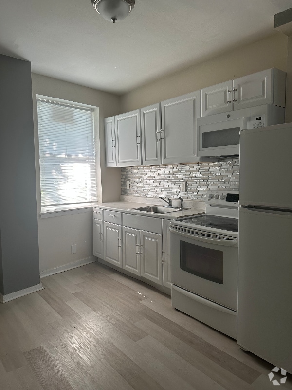 Building Photo - 313 S Franklintown Rd Rental