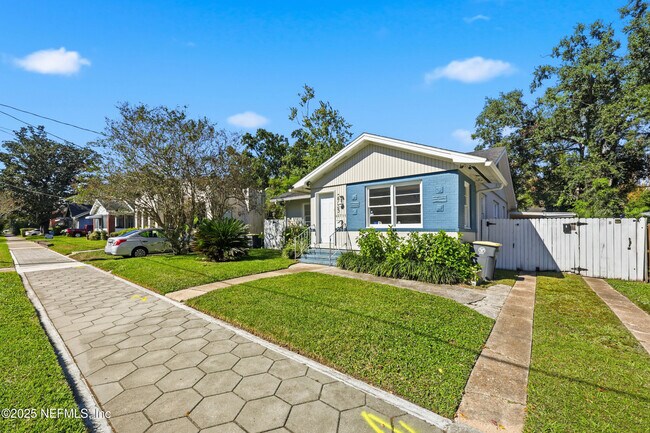 Photo - 2755 Green St