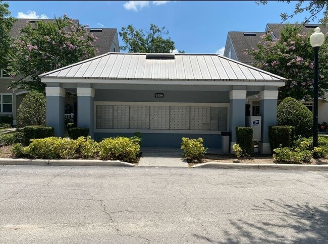 Buzón de correo - 6685 Queens Borough Ave Unidad 102