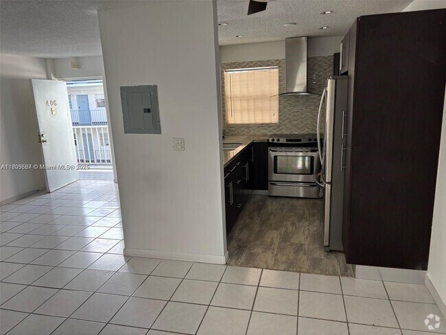 Building Photo - 221 Meridian Ave Unit 406 Rental