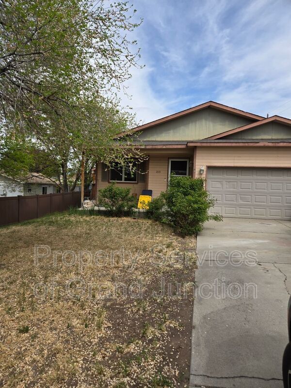Photo - 215 Park Dr House