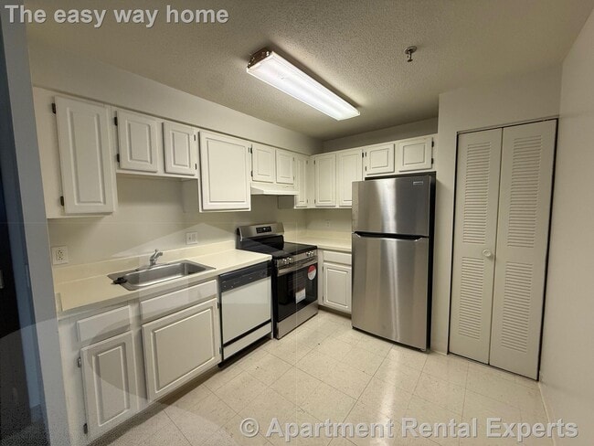 Building Photo - 99 Florence St Unit #904 Rental