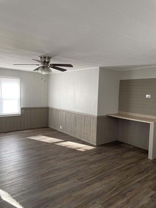 Photo - 103 C St