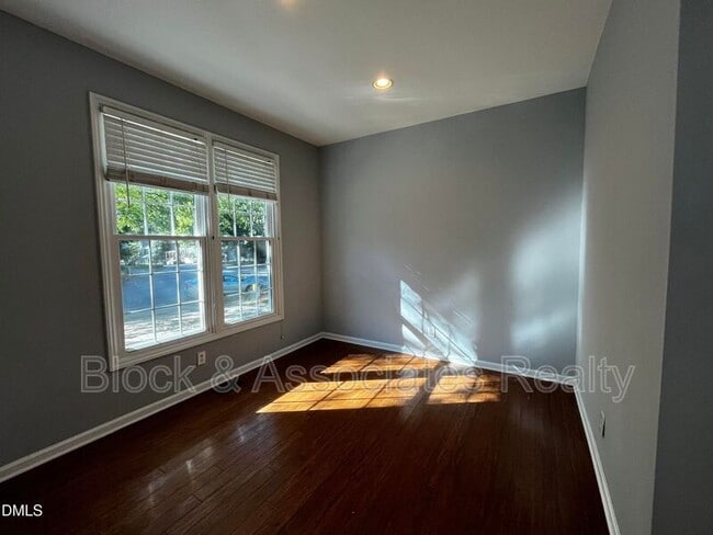 Photo - 214 Castle Hayne Dr