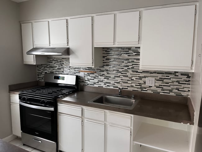 Building Photo - Affordable 2-Bedroom Apartment in Southwes... Unit 302