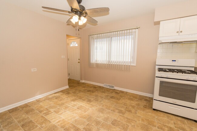 Photo - 447 W Byron Ave