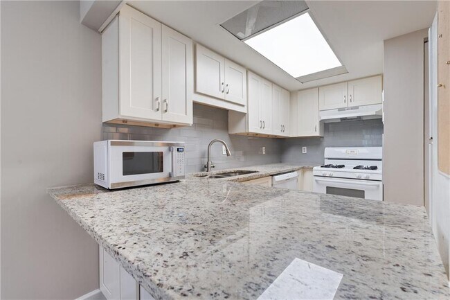 Photo - 469 Granite Ridge Pl