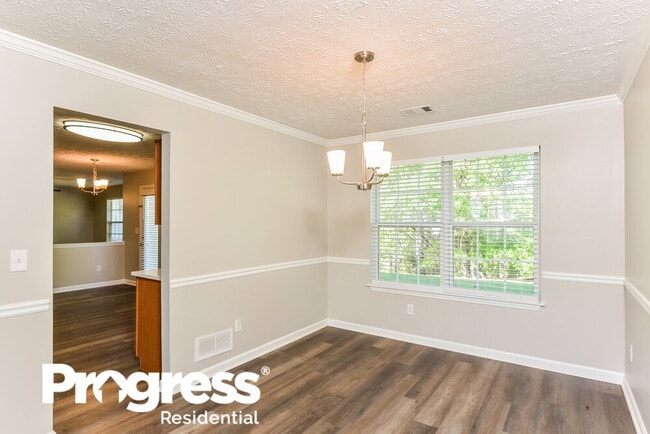 Photo - 2521 Meadow Pond Trail SW