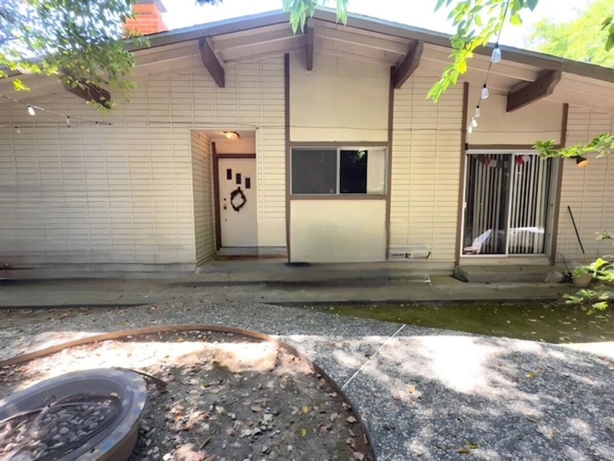 615an - 615an Apartment Unit B