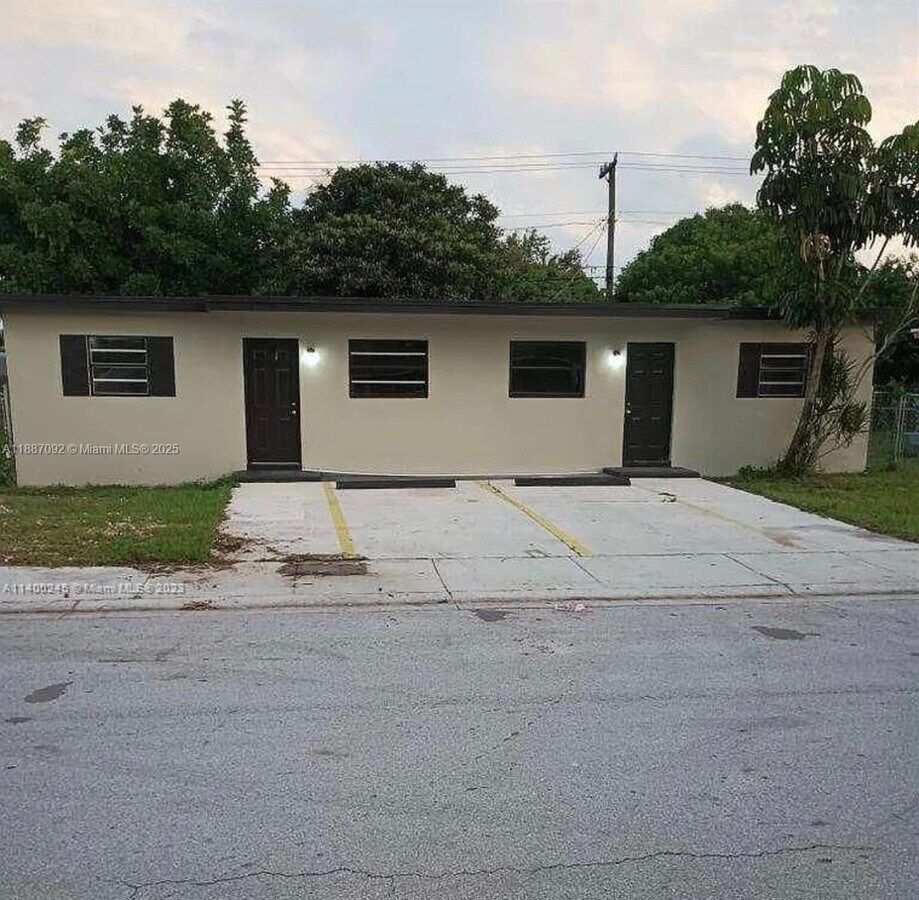 Photo - 10540 SW 172nd St Unit 1