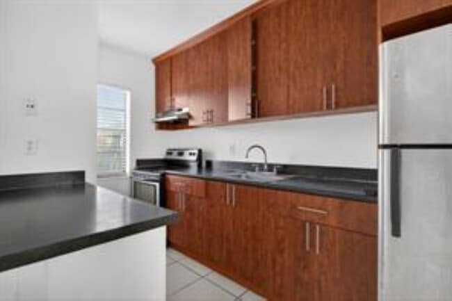 Building Photo - 4071 N Dixie Hwy Unit 6