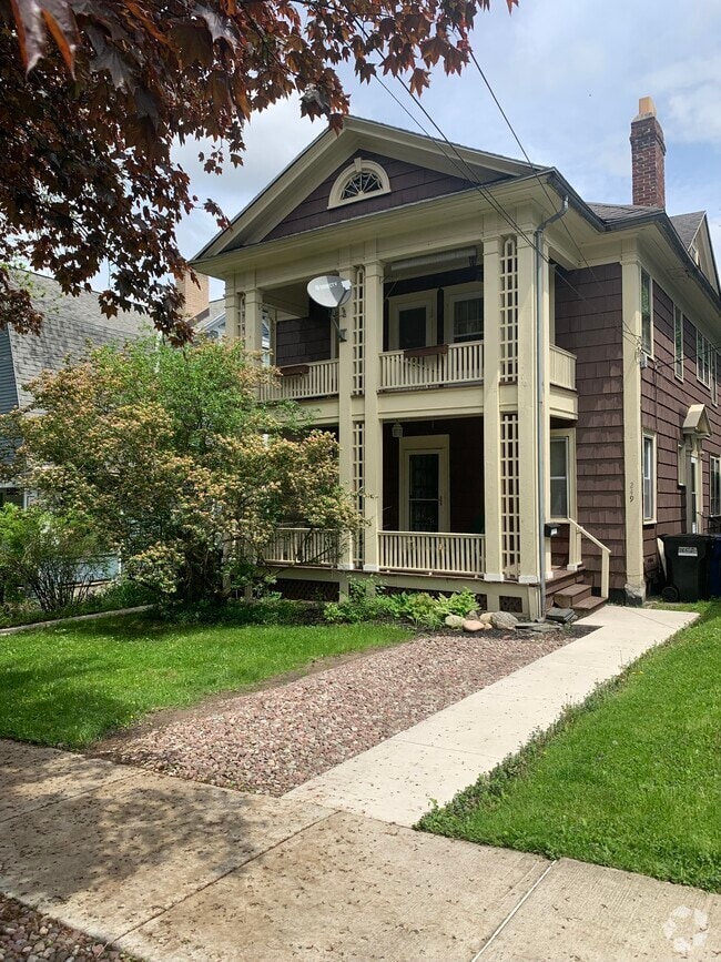 Building Photo - 247 Buckingham Ave Unit 2 Rental