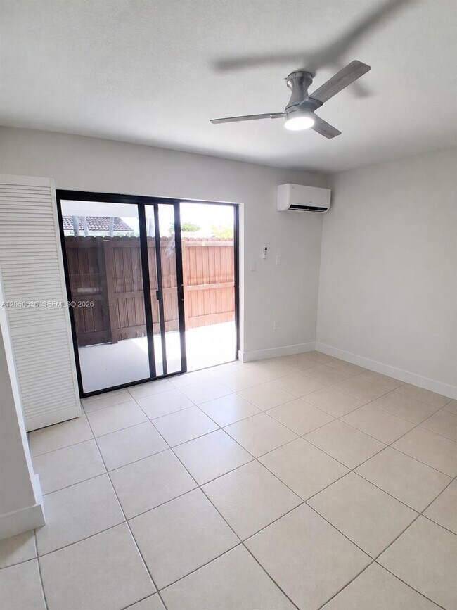 Photo - 1231 SW 136th Pl Unit B