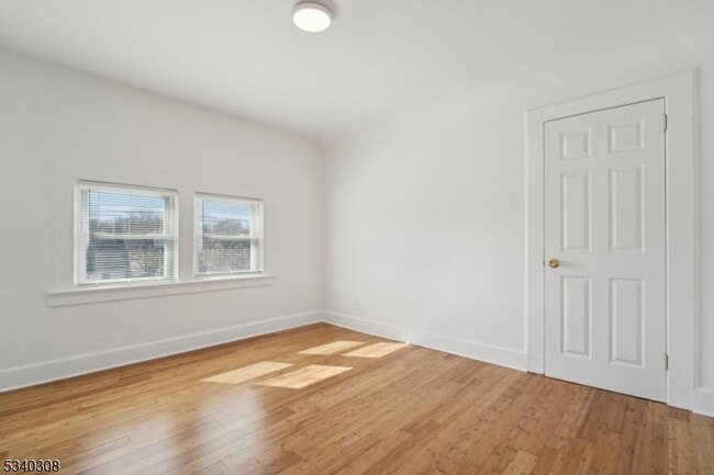 Photo - 403 Abington Ave Unit 3