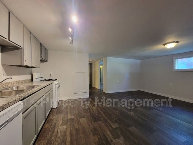 Photo - 2027 Smelter Ave NE