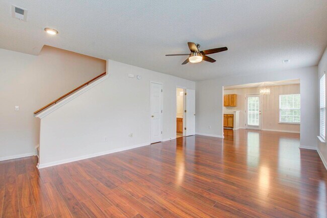 Photo - 141 Old Tree Rd