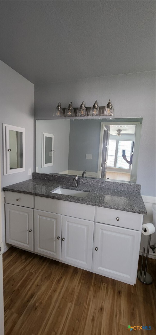Photo - 1202 Thorpe Ln Unidad 408