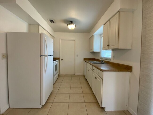 1125 Loblolly Ln