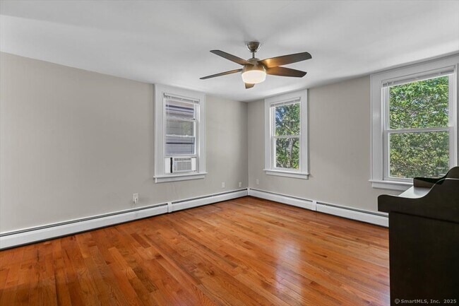 Photo - 502 Chapel St Unit 4