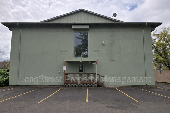 Photo - 915 SW Adams Ave Unit 14