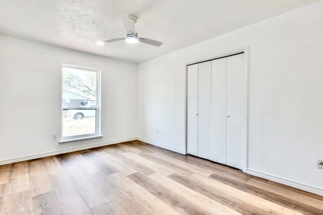 2320 Fulton Dr