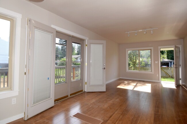 Photo - 2805 NE 133rd St