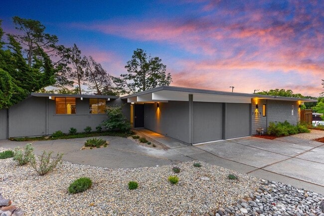 Building Photo - 2055 Ticonderoga Dr