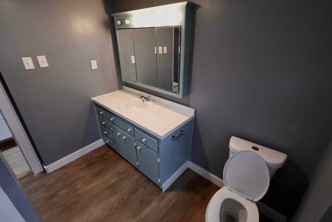 Photo - 165 Colony Crescent