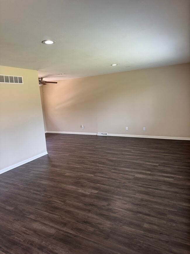 Photo - 1204 N 64th St