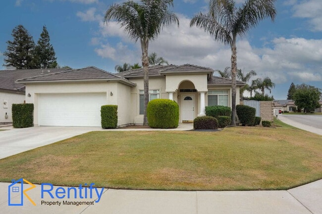Building Photo - Charming Seven Oaks Home - 4Bed, 2Bath - Gardener Included!