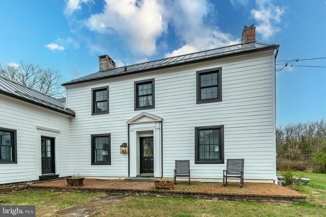 Photo - 180 Municipal Rd