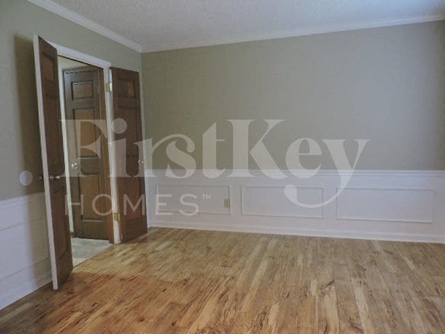 Photo - 2056 Kingsrow Pkwy