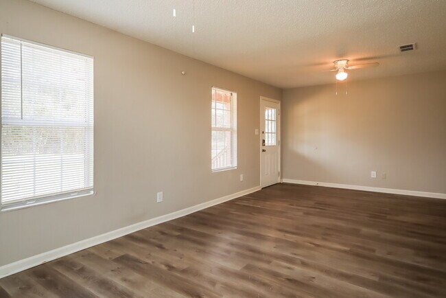 Photo - 6619 Wayne Johnson Ave