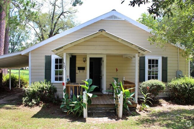 Building Photo - 501 Easterling St Rental