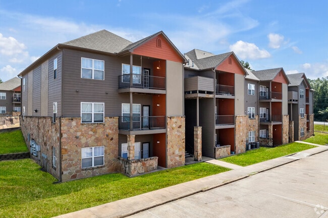 Arbor Pines - Arbor Pines Apartments