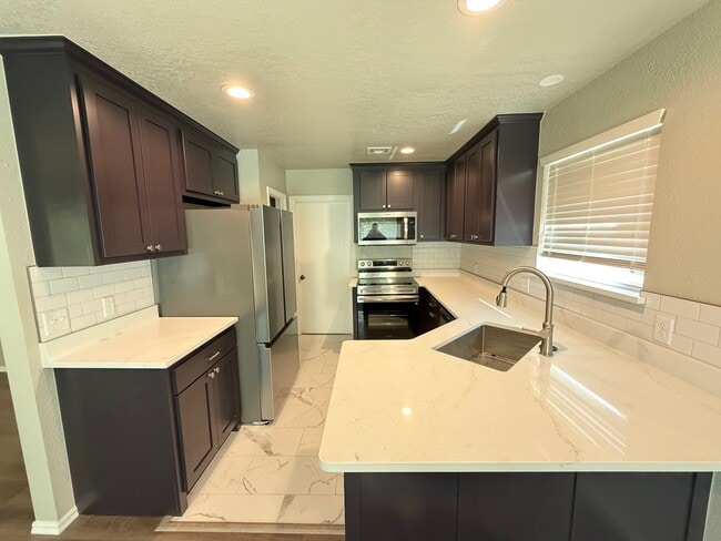 Photo - 1405 S Avery Dr
