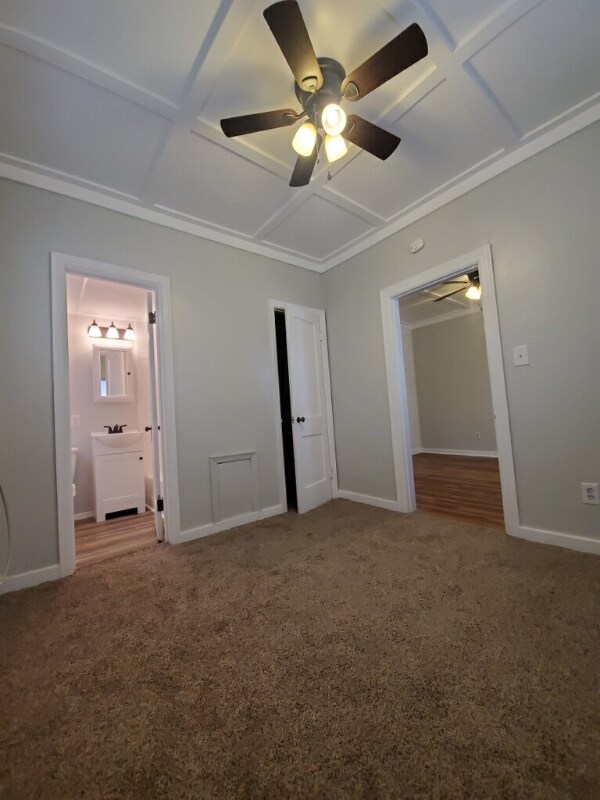 Photo - 221 S Knoblock St