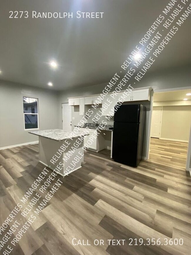 Photo - 2273 Randolph St