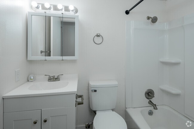 1BR, 1BA - 420SF - Bathroom - Rally - Free Parking Included