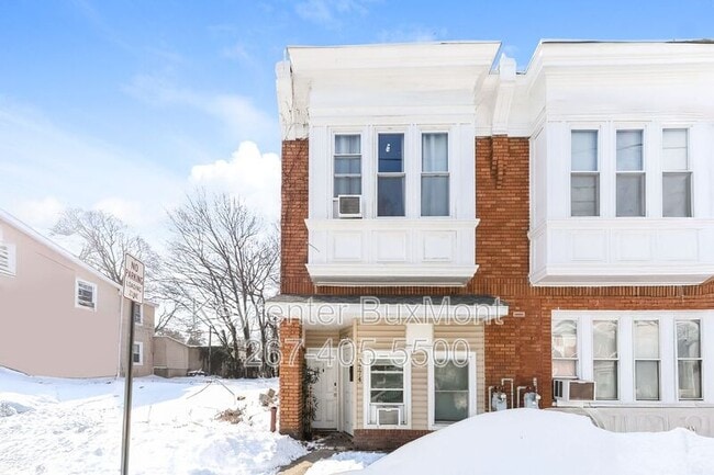 Building Photo - 7774 Montgomery Ave Unit Downstairs